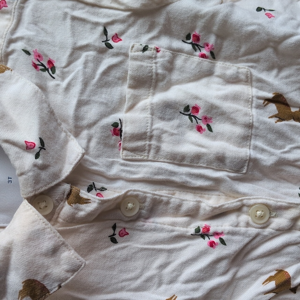 White collared shirt with flower and deer print - Picture 4 of 5